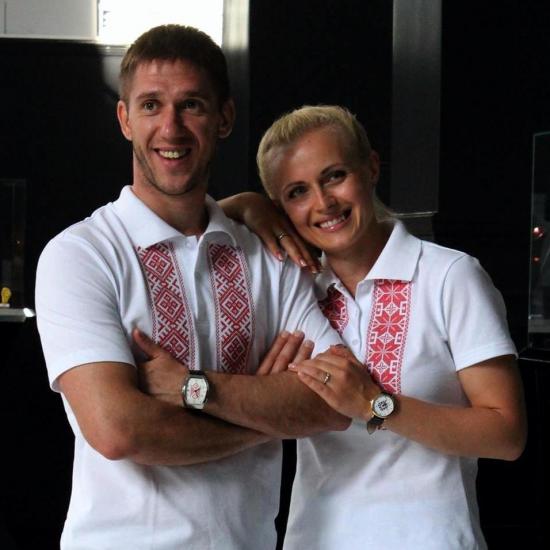 Олимпийский чемпион Антон Кушнир и его жена Наталья выбрали для себя вышиванки с символами богатства и силы. 